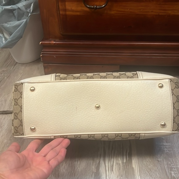 Authentic pre loved Gucci tote Bag - Picture 5 of 13